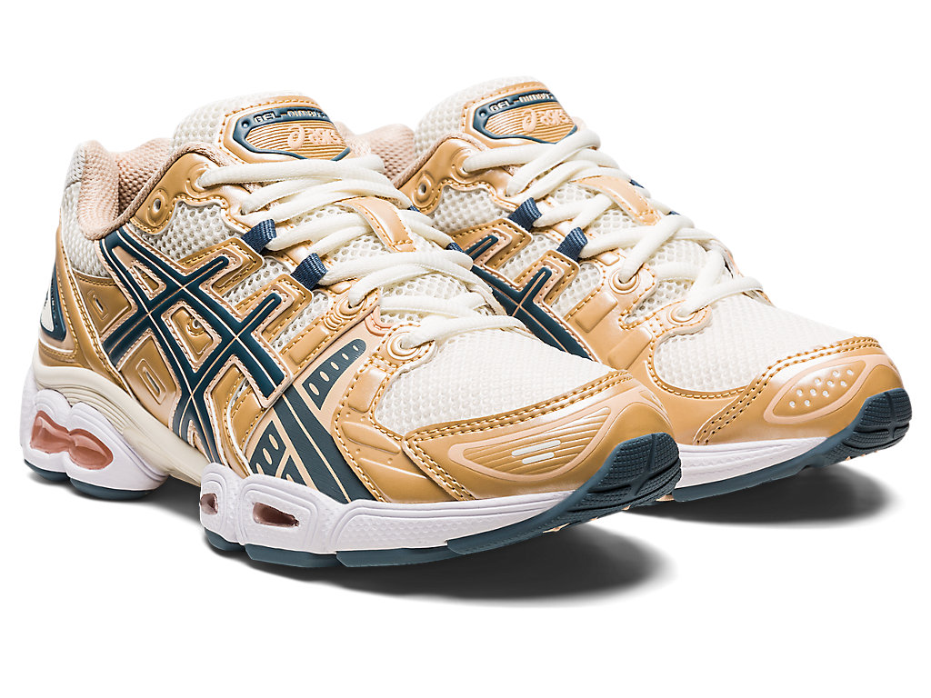 Women's Asics Gel-Nimbus 9 Sneakers Cream | 2061-FXUMD