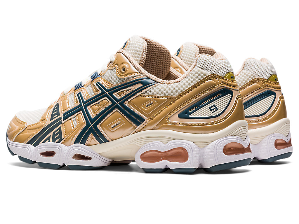 Women's Asics Gel-Nimbus 9 Sneakers Cream | 2061-FXUMD