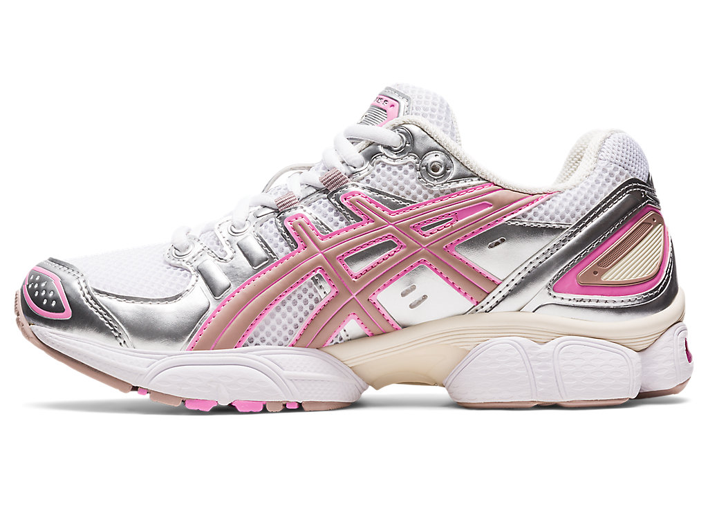 Women's Asics Gel-Nimbus 9 Sneakers White / Silver | 0935-DNVCJ